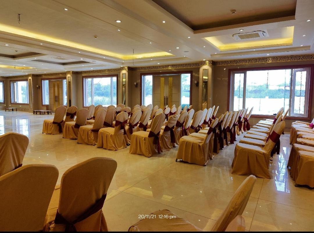 Mds Royal Resort Tulsipur エクステリア 写真