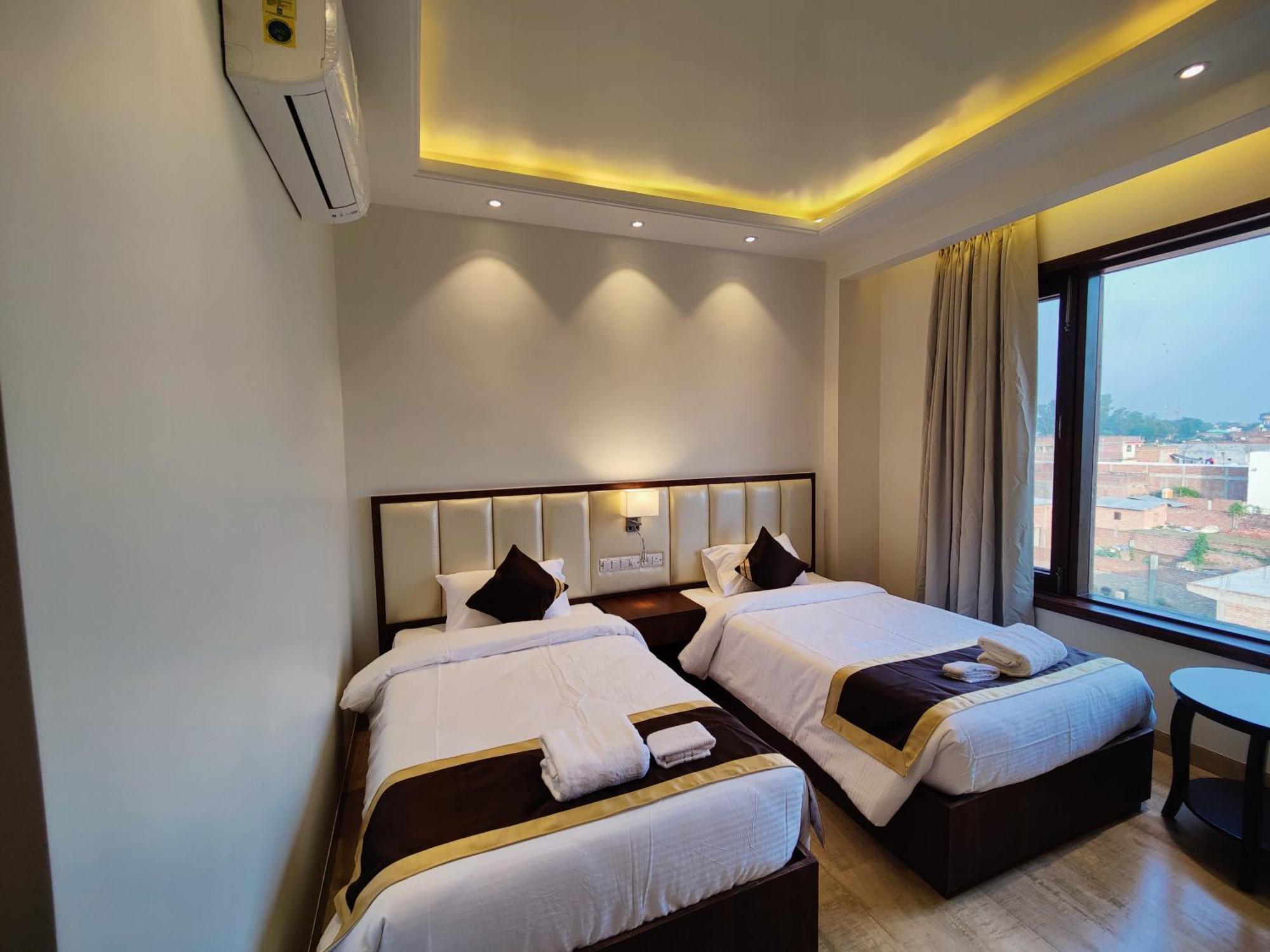 Mds Royal Resort Tulsipur エクステリア 写真